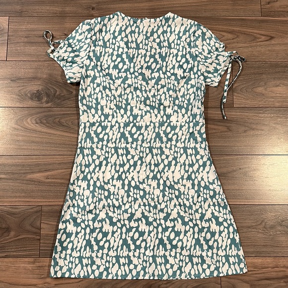 SHEIN Summer Dress - Picture 2 of 4